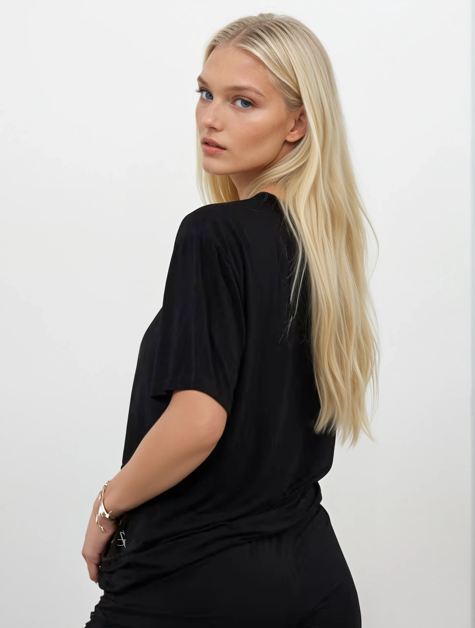 Serena Tee